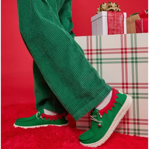 Hey Dude Mens 14 Green Red Plaid  Wally Holiday Elf Shoes Loafers Slip On N22-14 - Picture 1 of 8
